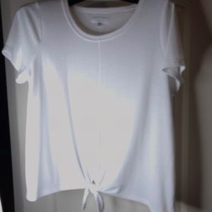 White Women’s Top With A Tie At The Bottom